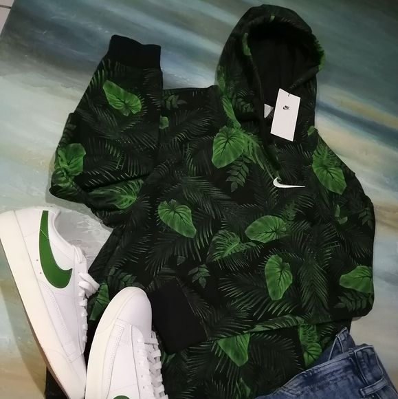 Nike Sportswear Men's Green Pullover Hoodie. Bold Palm Print. New With Tags. - Picture 3 of 13